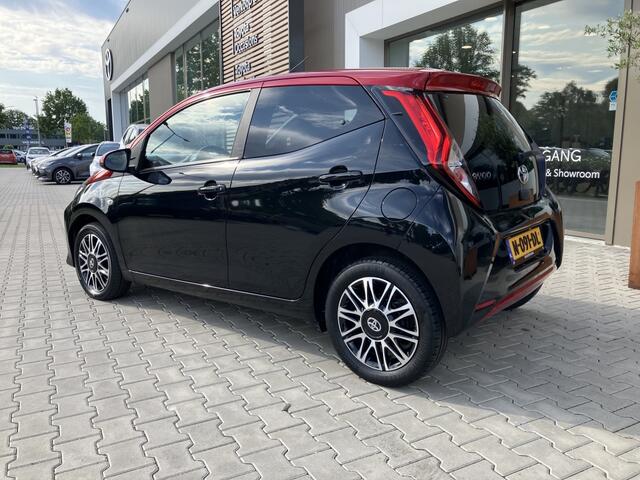 Toyota AYGO 1.0 VVT-i x-clusiv | Leder | Apple CAR Play