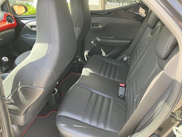 Toyota AYGO 1.0 VVT-i x-clusiv | Leder | Apple CAR Play
