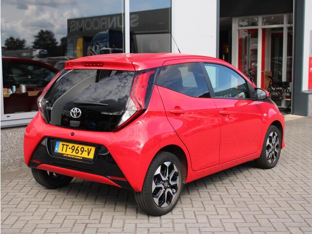 Toyota AYGO 1.0 VVT-i x-clusiv 5-DRS, Climate control, Lichtmetalen velgen, Parkeercamera.