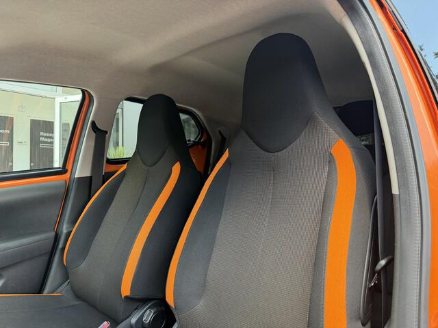 Toyota AYGO 1.0 VVT-i x-cite | GEEN AFLEVERKOSTEN | All season banden, Apple/Android, Camera