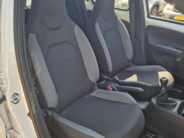 Toyota AYGO X 1.0 VVT-i MT Play
