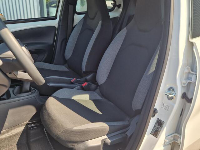 Toyota AYGO X 1.0 VVT-i MT Play