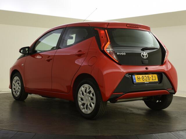 Toyota AYGO 1.0 VVT-i x-play | Carplay/AndroidAuto | Camera | Cruise