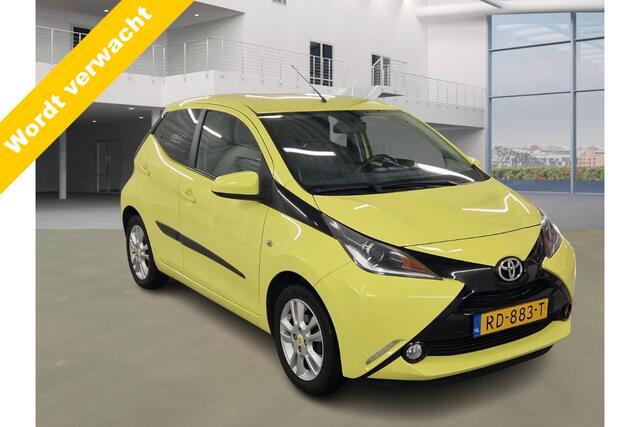 Toyota AYGO 1.0 VVT-i x-Joy, Camera! Clima! Half Leder! Trekhaak! VAN/VOOR Weken!