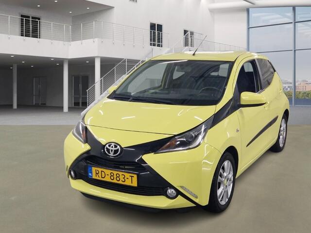 Toyota AYGO 1.0 VVT-i x-Joy, Camera! Clima! Half Leder! Trekhaak! VAN/VOOR Weken!