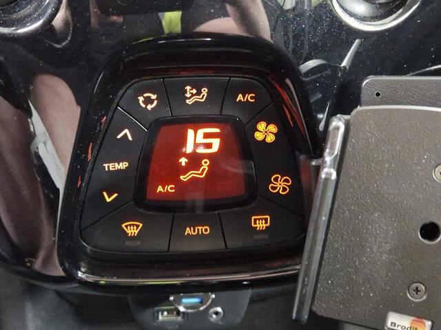 Toyota AYGO 1.0 VVT-i x-Joy, Camera! Clima! Half Leder! Trekhaak! VAN/VOOR Weken!