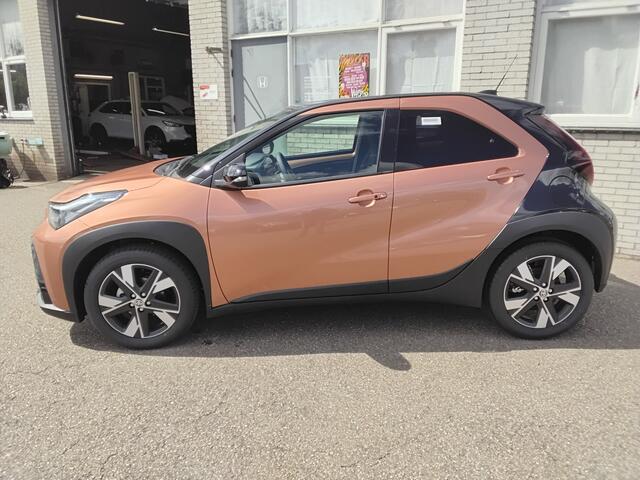 Toyota AYGO X Hybrid 115 pulse + Easy Pack *two Tone* smart key* andoid/apple carplay