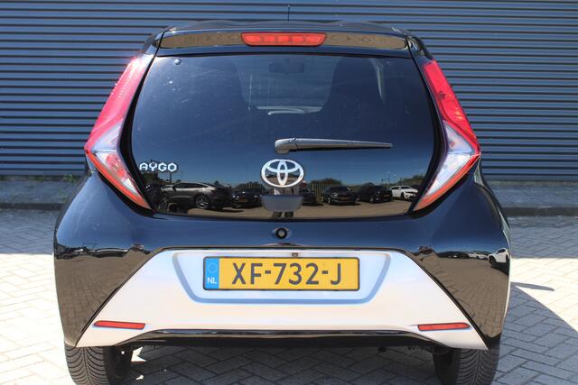 Toyota AYGO 1.0 VVT-i x-clusiv