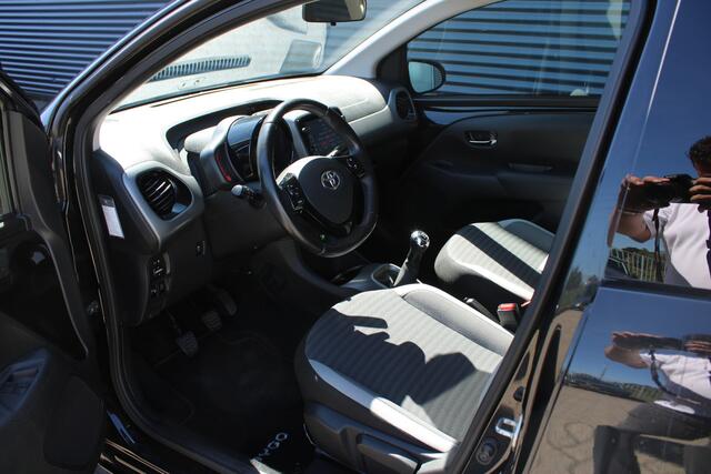 Toyota AYGO 1.0 VVT-i x-clusiv