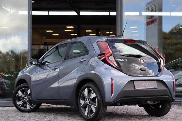 Toyota AYGO X Hybrid 115 play Go Pack, LM velgen € 700 Demo voordeel!