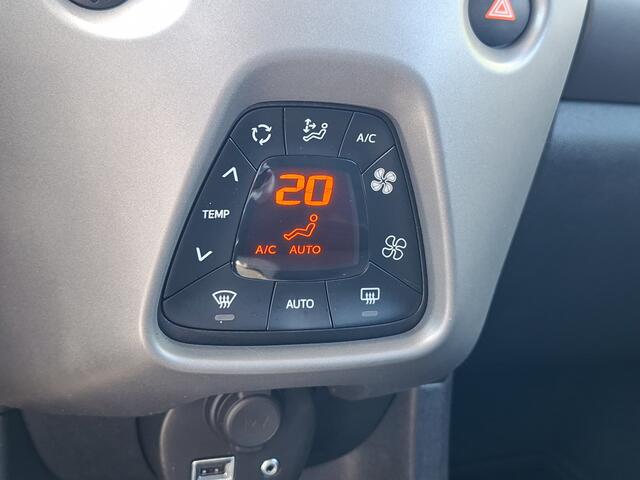 Toyota AYGO 1.0 VVT-i x-joy | BTW voertuig | Dealer onderhouden | Climate control | Apple CarPlay/Android Auto | Achteruitrijcamera | Automatische verlichting |