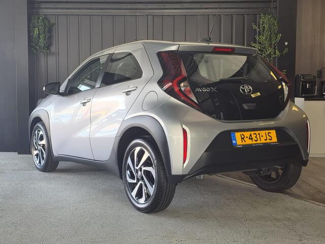 Toyota AYGO X 1.0 VVT-i MT Play | Achteruitrijcamera | LMV 17"| 1e eig (NAP) | Carplay | Cruise Control Adaptief | LED |