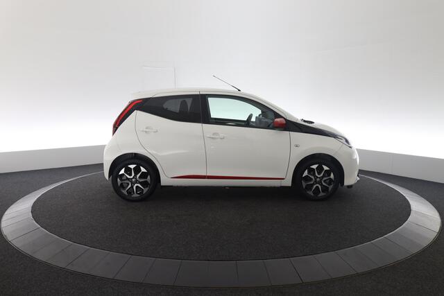 Toyota AYGO 1.0 VVT-i x-cite 15" LM velgen, Carplay, Airco, Cruise