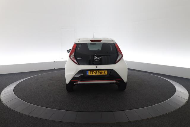Toyota AYGO 1.0 VVT-i x-cite 15" LM velgen, Carplay, Airco, Cruise