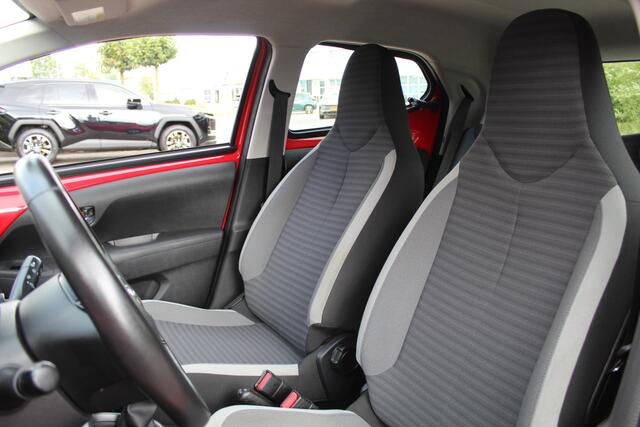 Toyota AYGO 1.0 VVT-i x-play | Rijklaar | Apple/Android | Airco | LMV | Bluetooth | Camera