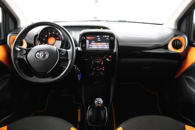 Toyota AYGO 1.0 VVT-i x-cite | Achteruitrij Camera | DAB+ | All Season banden |