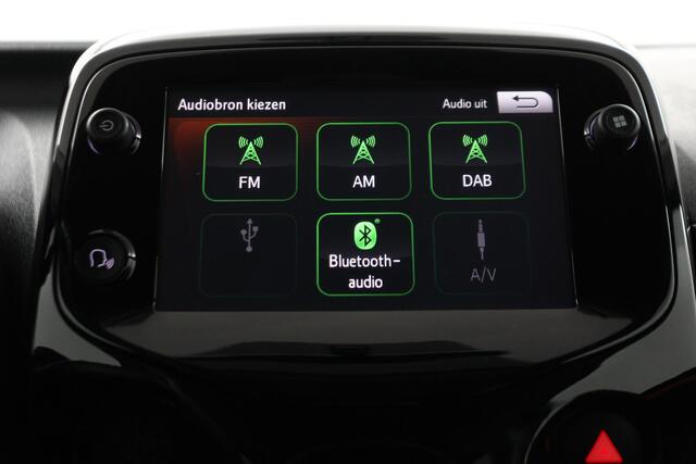 Toyota AYGO 1.0 VVT-i x-cite | Achteruitrij Camera | DAB+ | All Season banden |