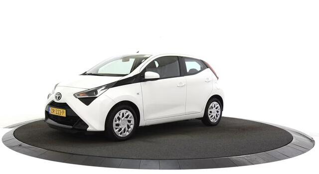 Toyota AYGO 1.0 VVT-i x-play Camera / Navigatie / 5Drs