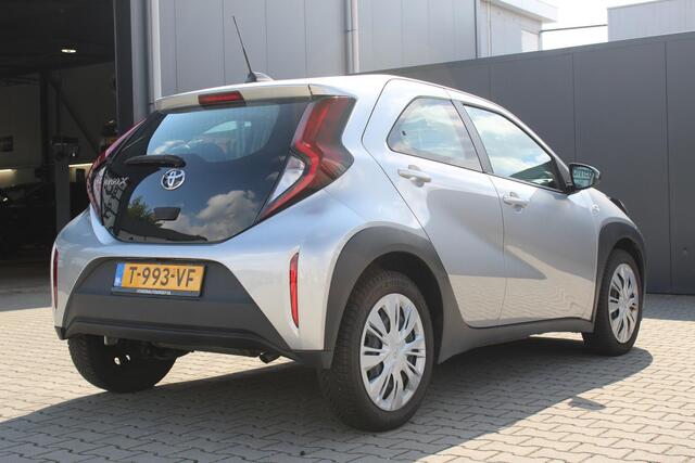 Toyota AYGO X 1.0 VVT-i MT Play | Incl. 12 maanden garantie | Adaptieve cruise control | Airco | Apple carplay/Android auto | DAB radio | Parkeercamera |