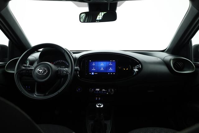 Toyota AYGO X 1.0 VVT-i MT Envy | Rijklaar! | Adapt. Cruise | Two-Tone | Camera | Stoelverw. | Navi | Keyless | Apple CarPlay | All Season