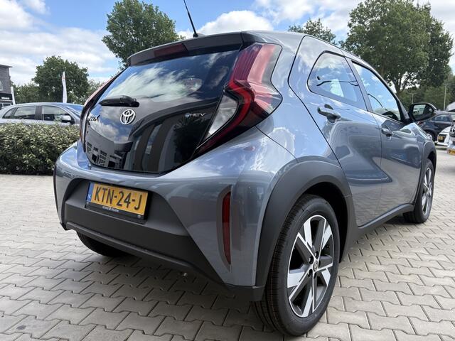 Toyota AYGO X Hybrid 115 play | Go Pack