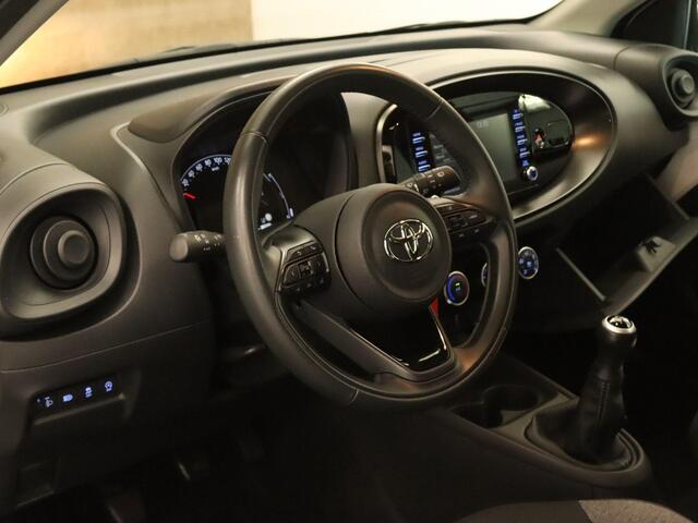 Toyota AYGO X 1.0 VVT-i MT Play - ORIGINEEL NEDERLANDSE AUTO - ACHTERUITRIJCAMERA - AIRCO - APPLE CARPLAY/ANDROID AUTO - CRUISE CONTROL ADAPTIEF - GROOTLICHT ASSISTANT - BLUETOOTH TELEFOONVOORBEREIDING - VOLLEDIG HOMMEL ONDERHOUDEN