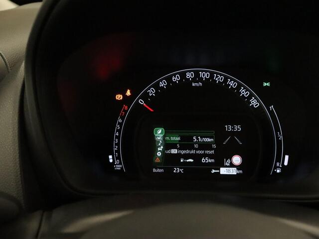 Toyota AYGO X 1.0 VVT-i MT Play - ORIGINEEL NEDERLANDSE AUTO - ACHTERUITRIJCAMERA - AIRCO - APPLE CARPLAY/ANDROID AUTO - CRUISE CONTROL ADAPTIEF - GROOTLICHT ASSISTANT - BLUETOOTH TELEFOONVOORBEREIDING - VOLLEDIG HOMMEL ONDERHOUDEN