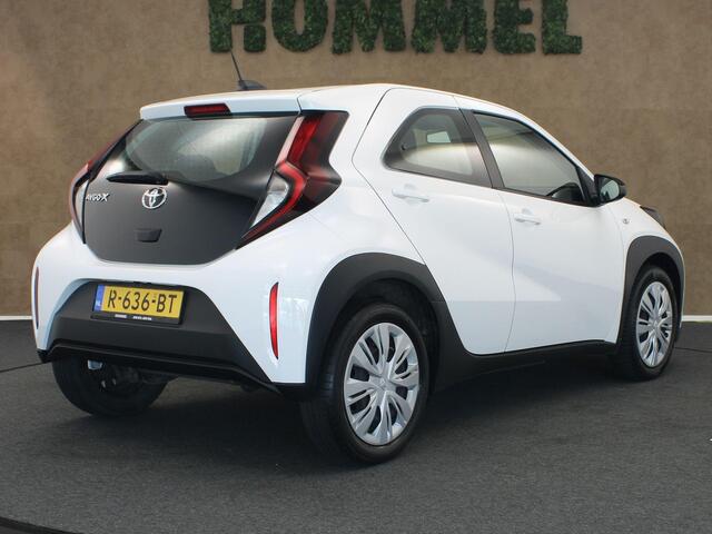 Toyota AYGO X 1.0 VVT-i MT Play - ORIGINEEL NEDERLANDSE AUTO - ACHTERUITRIJCAMERA - AIRCO - APPLE CARPLAY/ANDROID AUTO - CRUISE CONTROL ADAPTIEF - GROOTLICHT ASSISTANT - BLUETOOTH TELEFOONVOORBEREIDING - VOLLEDIG HOMMEL ONDERHOUDEN
