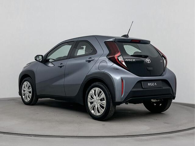 Toyota AYGO X Hybrid 115 play | Apple Carplay & Android Auto | Parkeercamera | Onderweg-naar-dealer*