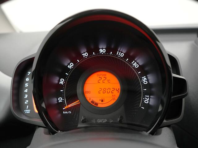 Toyota AYGO 1.0 VVT-i x-play | NL Auto | Dealer Onderhouden | Achteruitrijcamera |