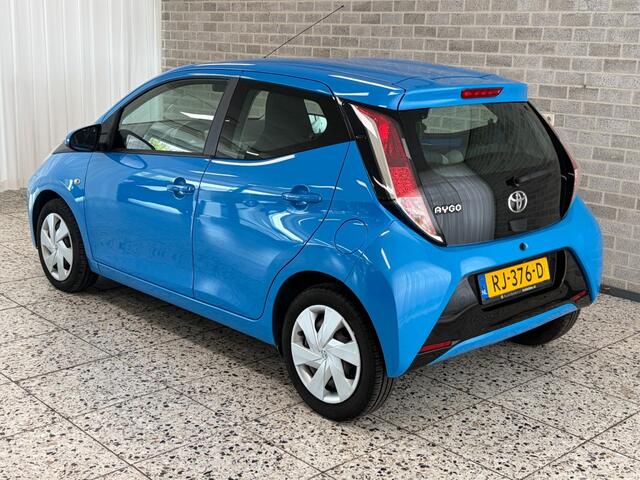 Toyota AYGO 1.0 X-Play Airco/Cruise/Navigatie/Achteruitrijcamera