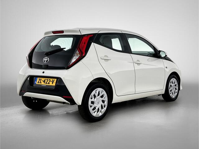 Toyota AYGO 1.0 VVT-i x-play limited | Dealer onderhouden | Apple CarPlay/Android Auto | Airco | Elektrische ramen voor | Elektrisch verstelbare buitenspiegels |