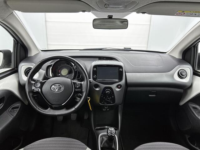 Toyota AYGO 1.0 VVT-i x-play limited | Dealer onderhouden | Apple CarPlay/Android Auto | Airco | Elektrische ramen voor | Elektrisch verstelbare buitenspiegels |