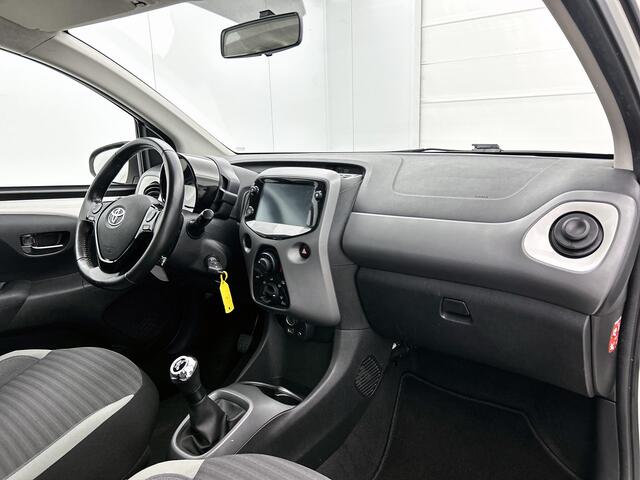 Toyota AYGO 1.0 VVT-i x-play limited | Dealer onderhouden | Apple CarPlay/Android Auto | Airco | Elektrische ramen voor | Elektrisch verstelbare buitenspiegels |