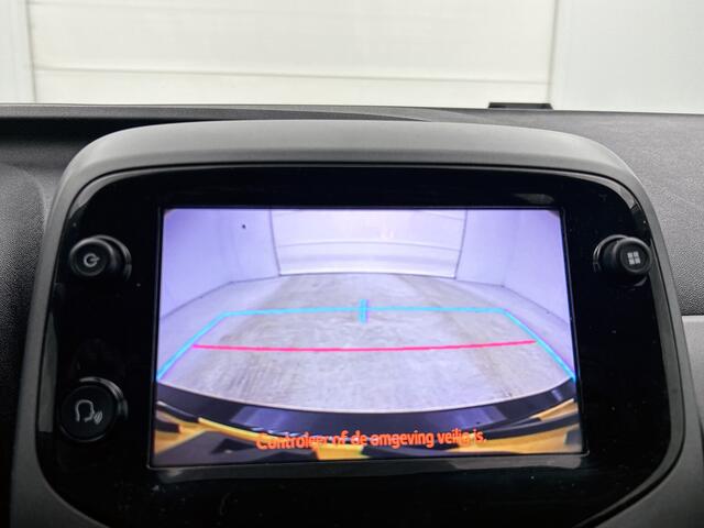 Toyota AYGO 1.0 VVT-i x-play limited | Dealer onderhouden | Apple CarPlay/Android Auto | Airco | Elektrische ramen voor | Elektrisch verstelbare buitenspiegels |