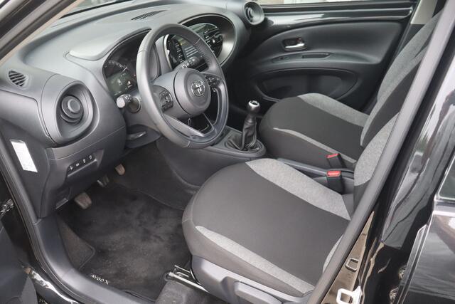 Toyota AYGO X 1.0 VVT-i MT Play - NL Auto!! Adap Cruise I Camera I Apple