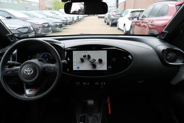 Toyota AYGO X Hybrid 115 Hybrid GR Sport , Stoelverwarming, JBL audio met Subwoofer, Keyles entree, Suede Bekleding, Intelligente Parkeer sensoren, Gr Uitvoering
