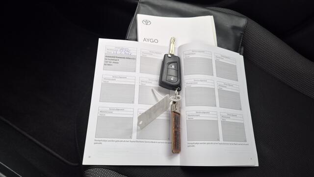Toyota AYGO 1.0 VVT-i x-fun, Airco, Bluetooth, NL Auto!