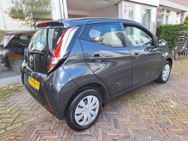 Toyota AYGO 1.0 VVT-i X-Fun 5Drs /67.000 Km/Airco/Bluetooth/Garantie