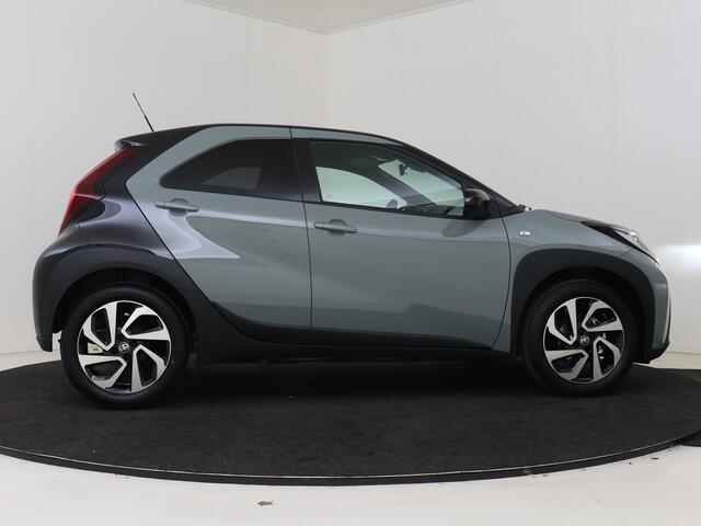 Toyota AYGO X 1.0 VVT-i MT Pulse | Dealer onderhouden | Climate Control | Cruise Control Adaptive | LED verlichting | Apple CarPlay/Android Auto | Achteruitrijcamera | 17" Velgen |