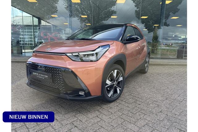 Toyota AYGO X Hybrid 115 pulse Automaat ** Stoelverwarming ** Camera ** Carplay **