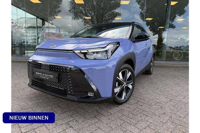 Toyota AYGO X Hybrid 115 pulse Automaat ** Stoelverwarming ** Camera ** Carplay **