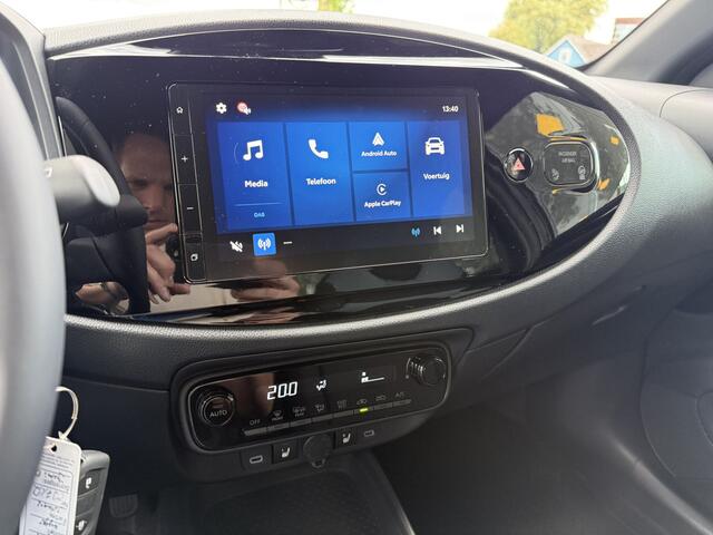 Toyota AYGO X Hybrid 115 pulse Automaat ** Camera ** Stoelverwarming ** Carplay
