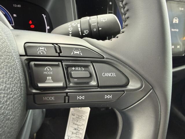 Toyota AYGO X Hybrid 115 pulse Automaat ** Camera ** Stoelverwarming ** Carplay