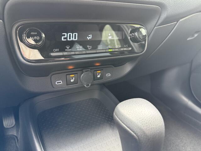 Toyota AYGO X Hybrid 115 pulse Automaat ** Camera ** Stoelverwarming ** Carplay