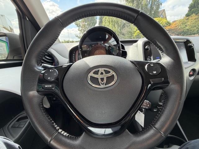 Toyota AYGO 1.0 VVT-i x-play Navigatie full map/ carplay/android