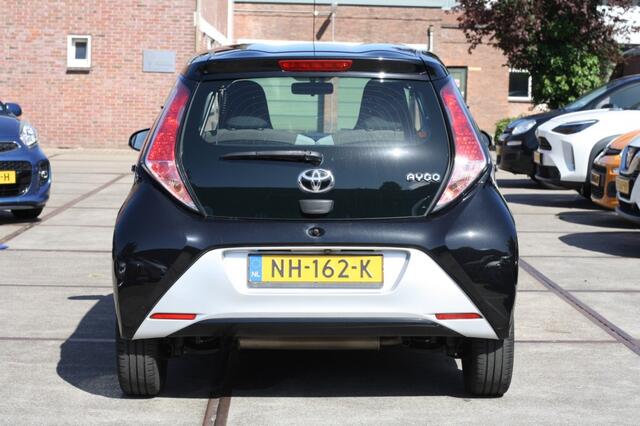 Toyota AYGO 1.0 VVT-i X-Play / NAP / Airco / Camera / Automaat / 5drs
