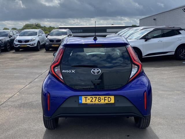 Toyota AYGO X 1.0 VVT-i S-CVT Play Lage KM stand, achteruitrij camera, parkeersensoren, navigatie Apple CarPlay/Android auto, adaptieve cruise control