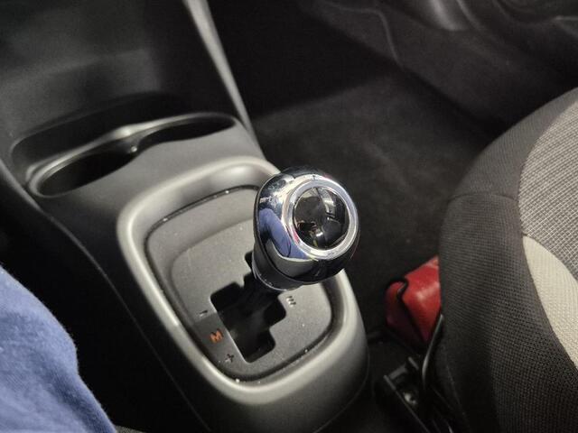 Toyota AYGO 1.0 VVT-i x-play AUTOMAAT! Camera! Nwe APK! VERWACHT!!