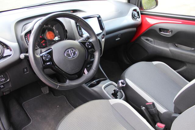 Toyota AYGO 1.0 VVT-i x-Play Automaat | Rijklaar | Apple/Android | Camera | DAB | NL-auto | Dealer onderhouden